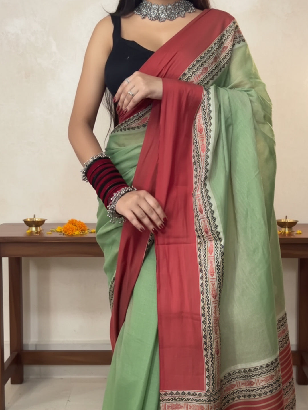 Green & Maroon Cotton Solid Saree For Women